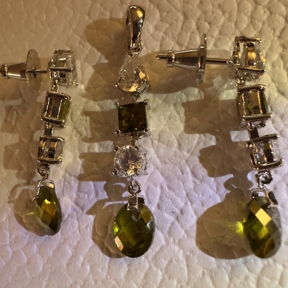 Silver Peridot CZ Necklace and Earring Set - Picture 4 of 7